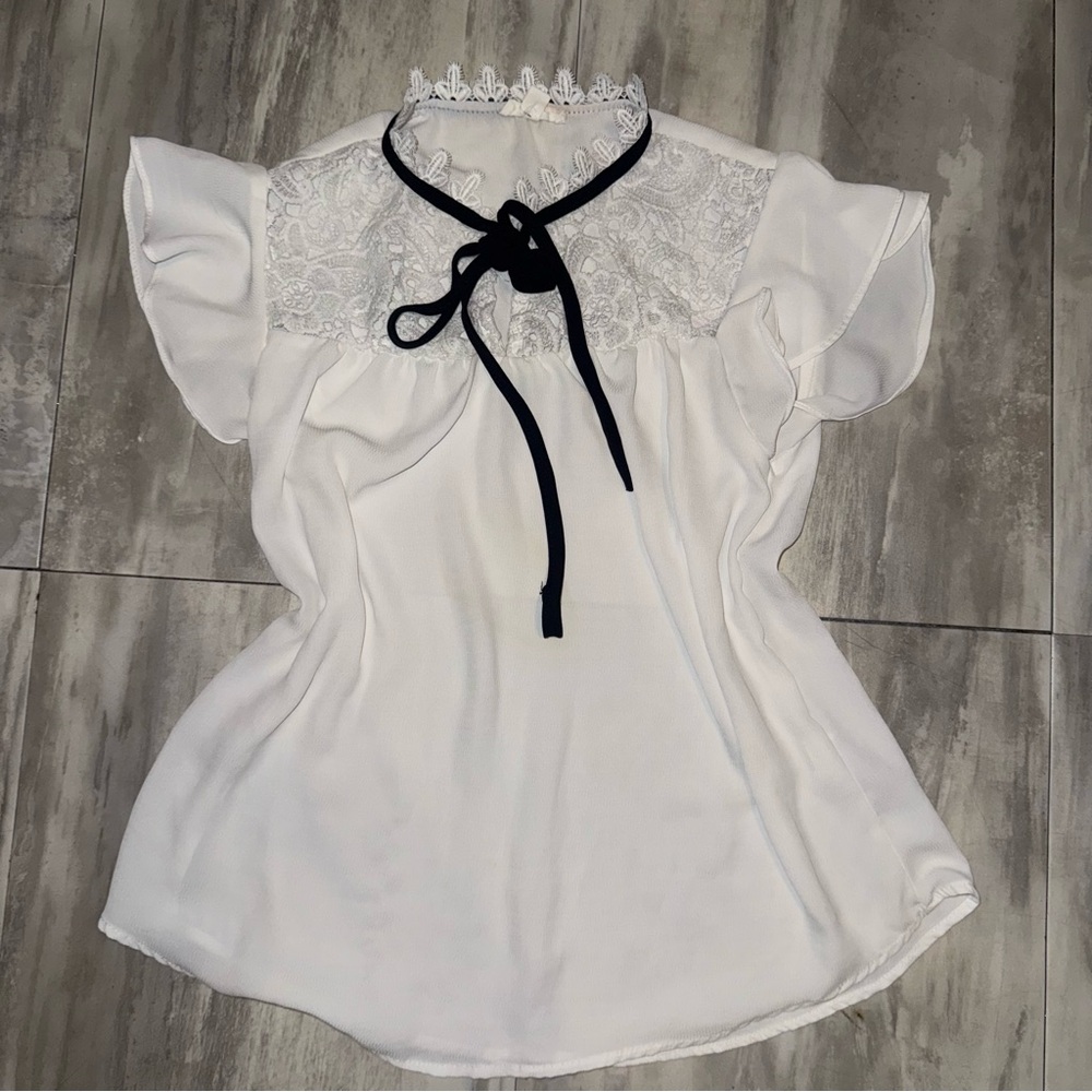 Elegant White Lace Women's Top
